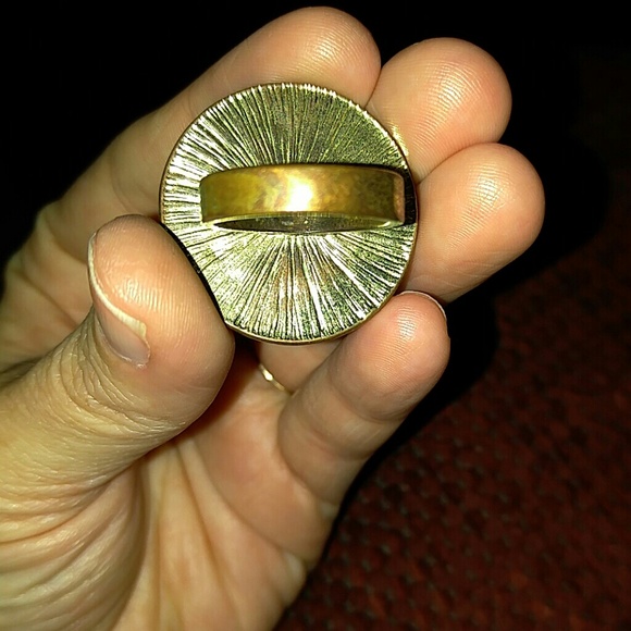 Costume ring - Picture 3 of 3