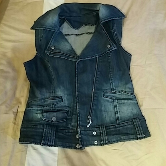 Thick warm denim vest great quality