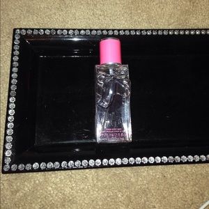 Victoria perfume