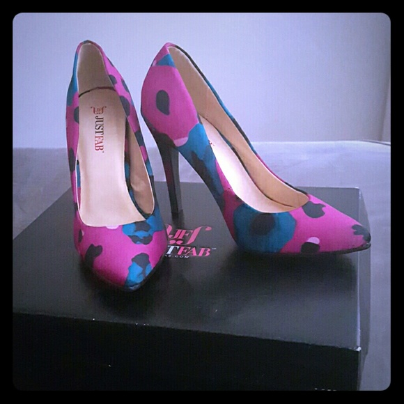 NWOT JustFab "Virginnie" Pumps