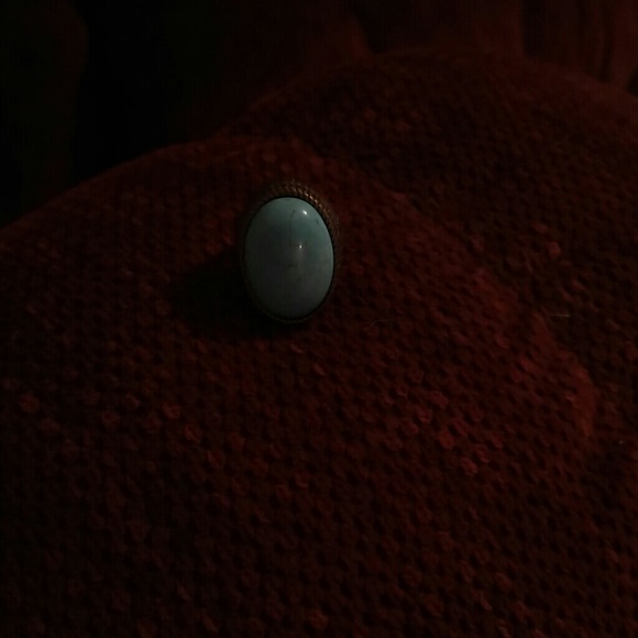 Turquoise colored ring - Picture 2 of 3