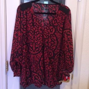 Sheer blouse that can be worn open or closed