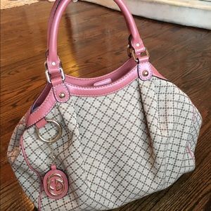 Gucci bag used only few times looks brand new