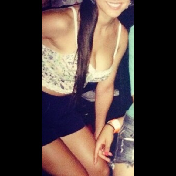 Victoria secret crop top - Picture 3 of 3