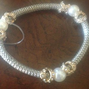 Beautiful Silver Stretch Bracelet with Pearls