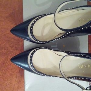 LEVITY black studded pointed heels