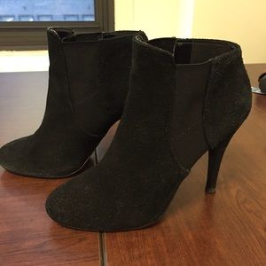 ***sale***Steve Madden booties. Size 8.