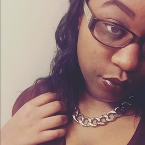 Meet your Posher, Destinee