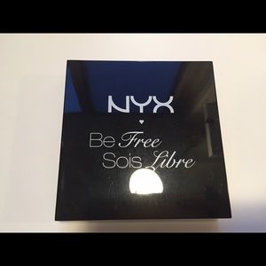 NYX eyeshadow lipgloss & blush palette