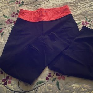 Calving Klein high performance capris