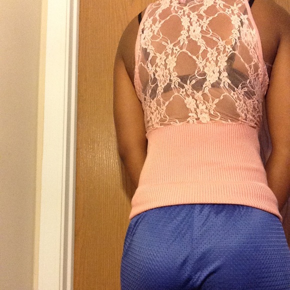 ❌SOLD❌Pink top with front cutout - Picture 2 of 2