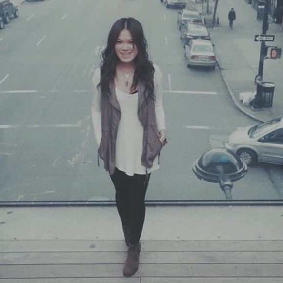 Meet your Posher, Dani - Picture 2 of 2