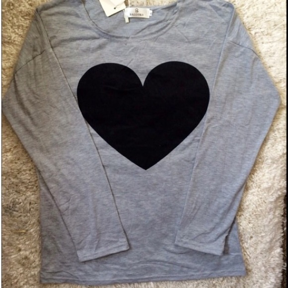💝NWT Kawaii Heart Longsleeve Shirt💝