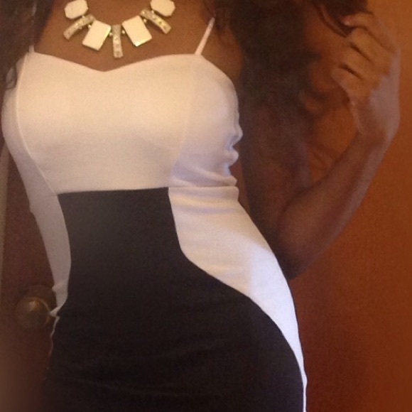 😍 Lovely Black and White Dress - Picture 3 of 3