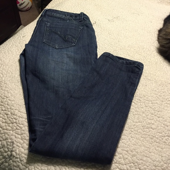 Jeans - Picture 1 of 3