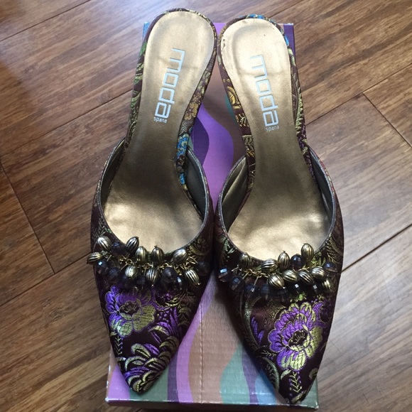 Moda Spana Purple Embroidered Fabric Heels