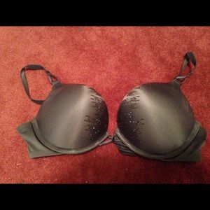 Victoria's Secret bombshell bra