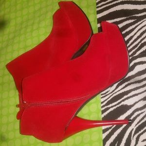 Brand new velvety red heels