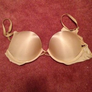 Victoria's Secret bombshell bra