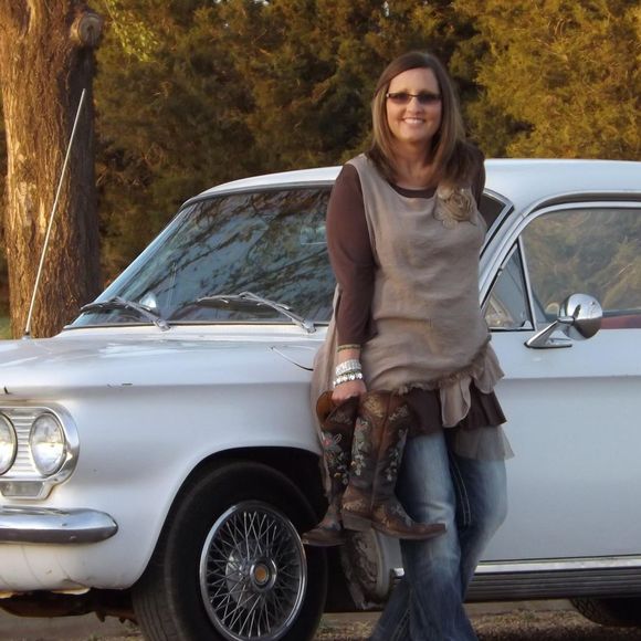 Meet your Posher, Tiffany - Picture 1 of 1