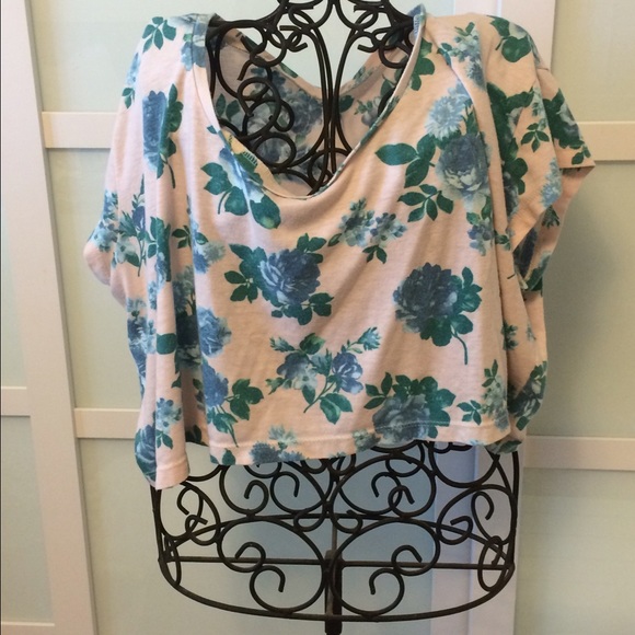 Floral Crop Top.