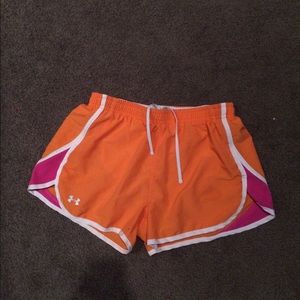 UNDER ARMOR SHORTS