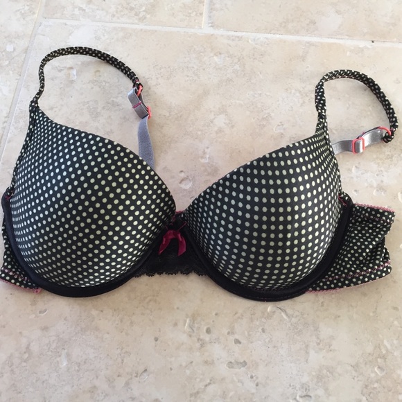 36B pushup Wonderbra normal wear