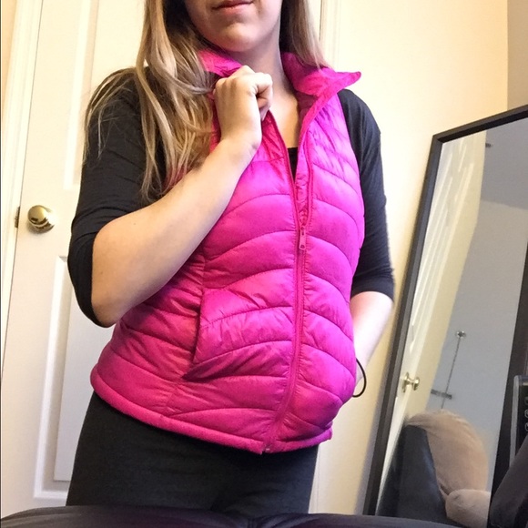 ✨✨MAKE AN OFFER Pink Old Navy puffer vest