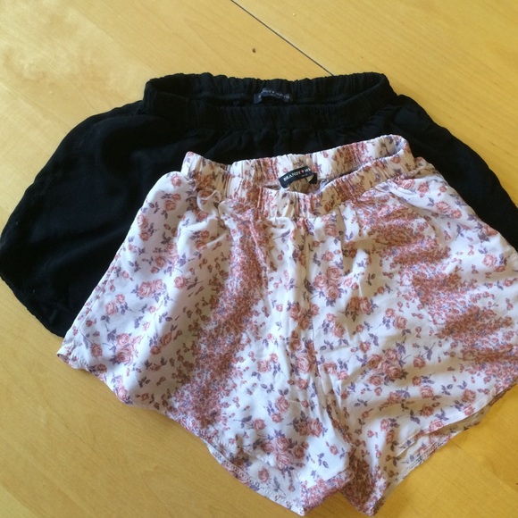 Brandy Melville Shorts - set of 2!