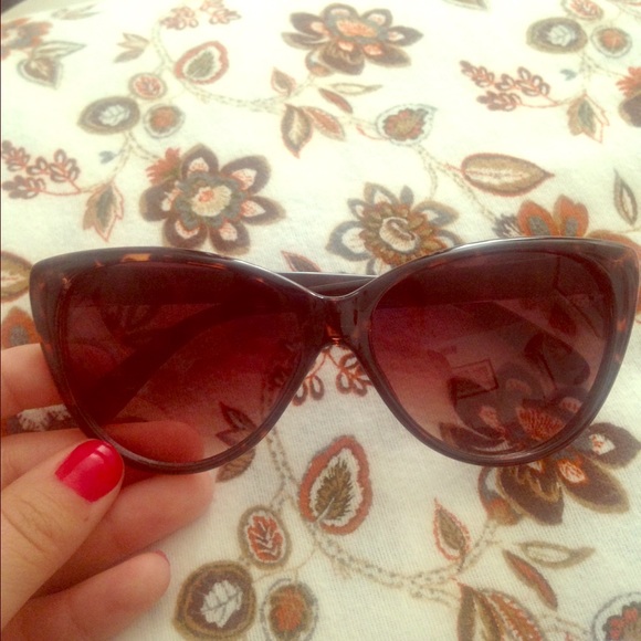 Lucky Brand Large Cateye Sunglasses
