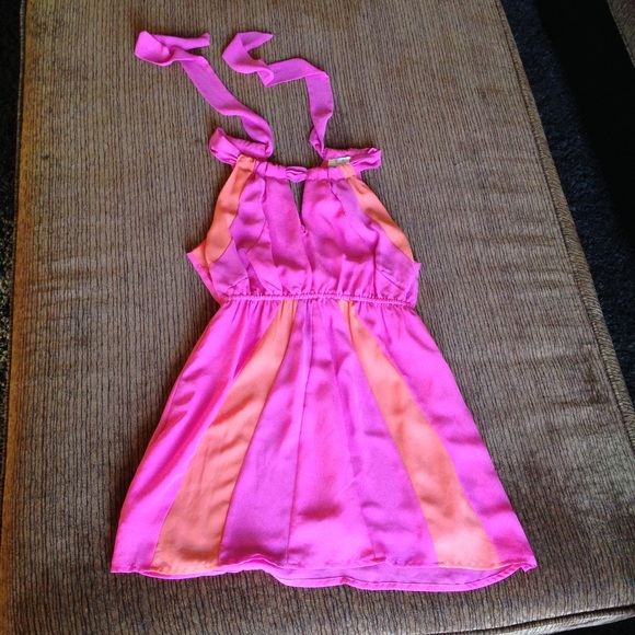 Gorgeous pink top size small!