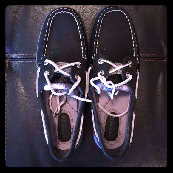 Black Sperry's