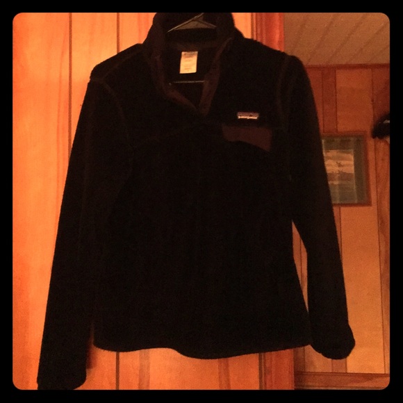 Black Patagonia pullover size small