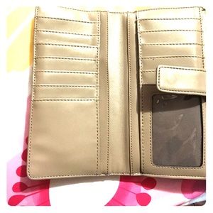 Calvin Klein wallet. Beige/Gold color.