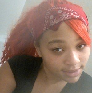 Meet your Posher, Alexis