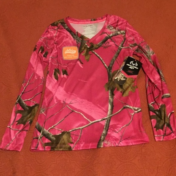 *SOLD* Realtree pink camo NWT - Picture 1 of 2