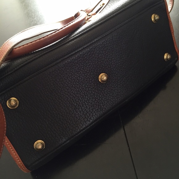❌SOLD❌Dooney & Burke Classic Vintage Handbag - Picture 3 of 4