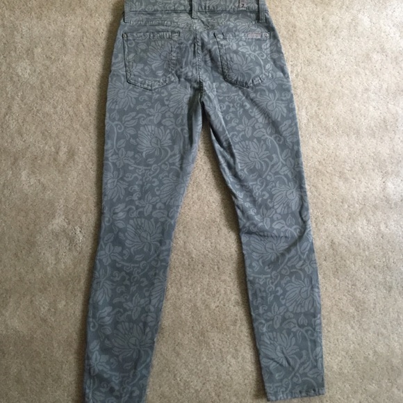 Gorgeous patterned crop jeans. - Picture 3 of 3