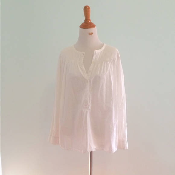Sold J CREW White Longsleeve Pleated Blouse Sz L