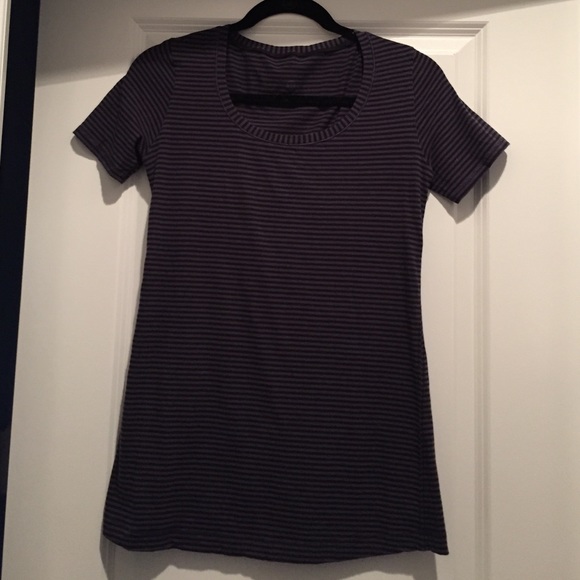Lululemon tee