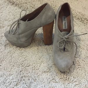 Steve Madden Lace Up Heel