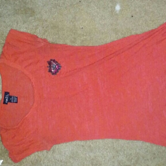 Orange t-shirt with sequins on the pocket - Picture 1 of 1
