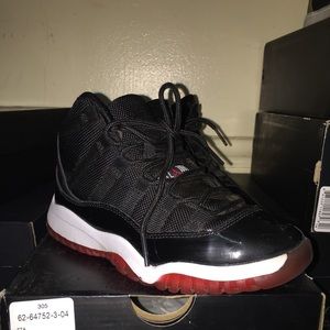Air Jordan 11 - bred 11s