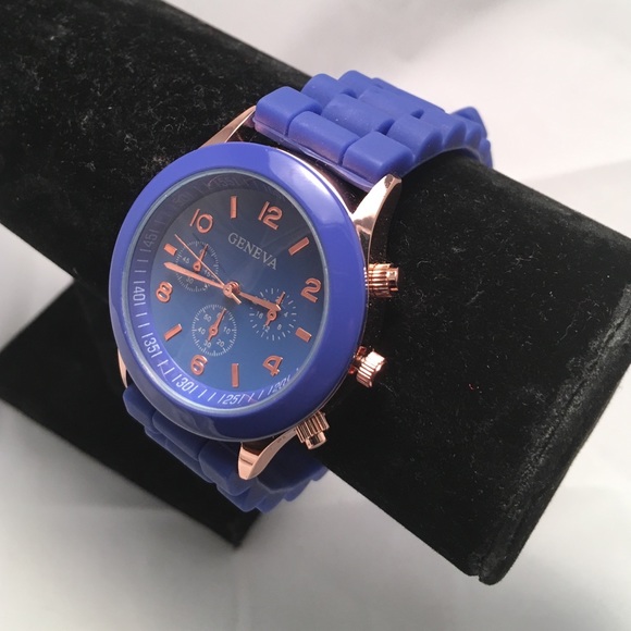 Dark Blue Silicone Watch - Picture 3 of 4