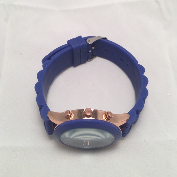 Dark Blue Silicone Watch - Picture 4 of 4