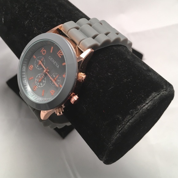 Grey Silicone Watch - Picture 2 of 4