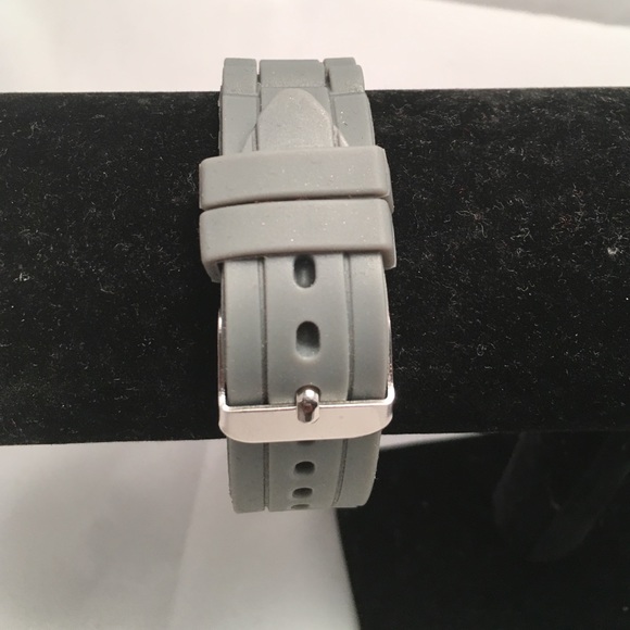 Grey Silicone Watch - Picture 3 of 4
