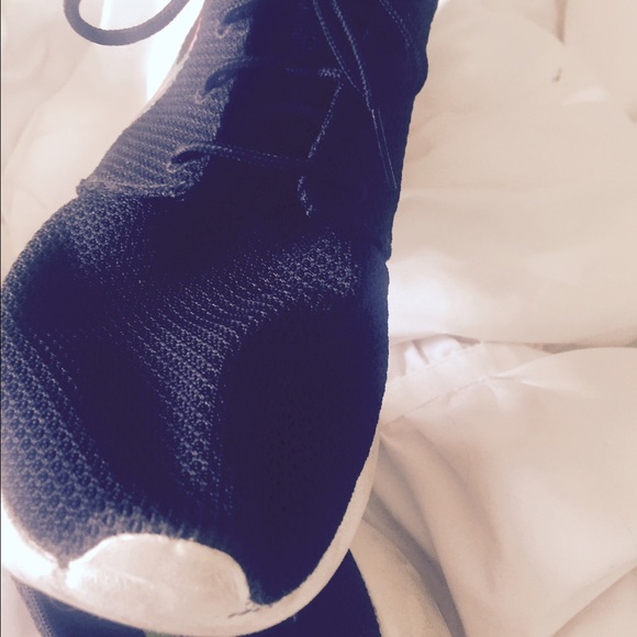 Custom floral print Nike running shoes - Picture 2 of 3