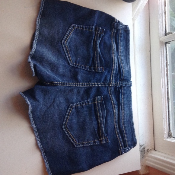 Shorts - Picture 4 of 4