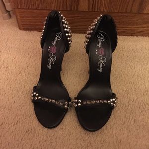 Penny loves Kenny heels